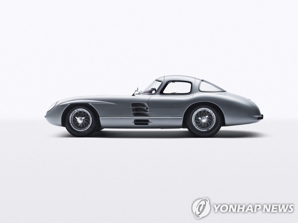 AUTOMOBILE-AUCTION-SOTHEBY'S-MERCEDES