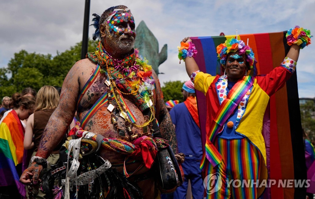BRITAIN-PARADE-PRIDE