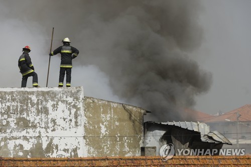 리스본서 경비행기 추락