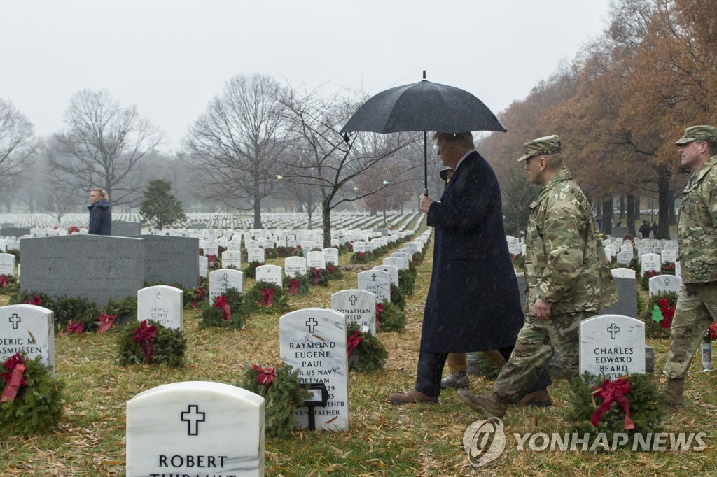 USA WREATHS ACROSS AMERICA DAY TRUMP
