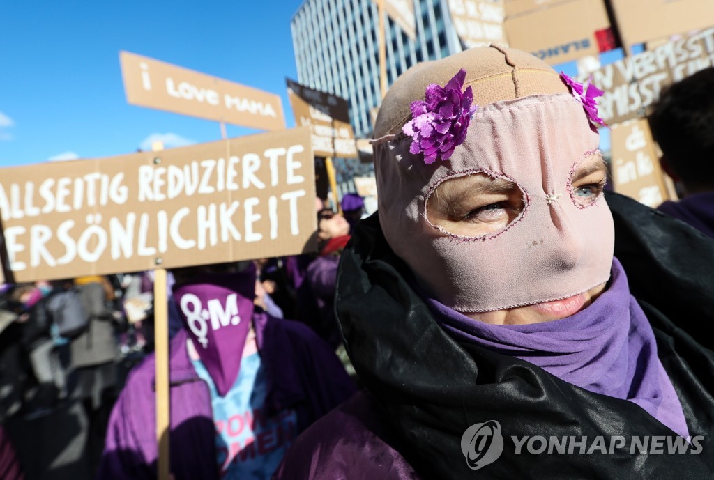 8일 세계 여성의 날을 맞아 독일 베를린에서 열린 집회[EPA=연합뉴스]