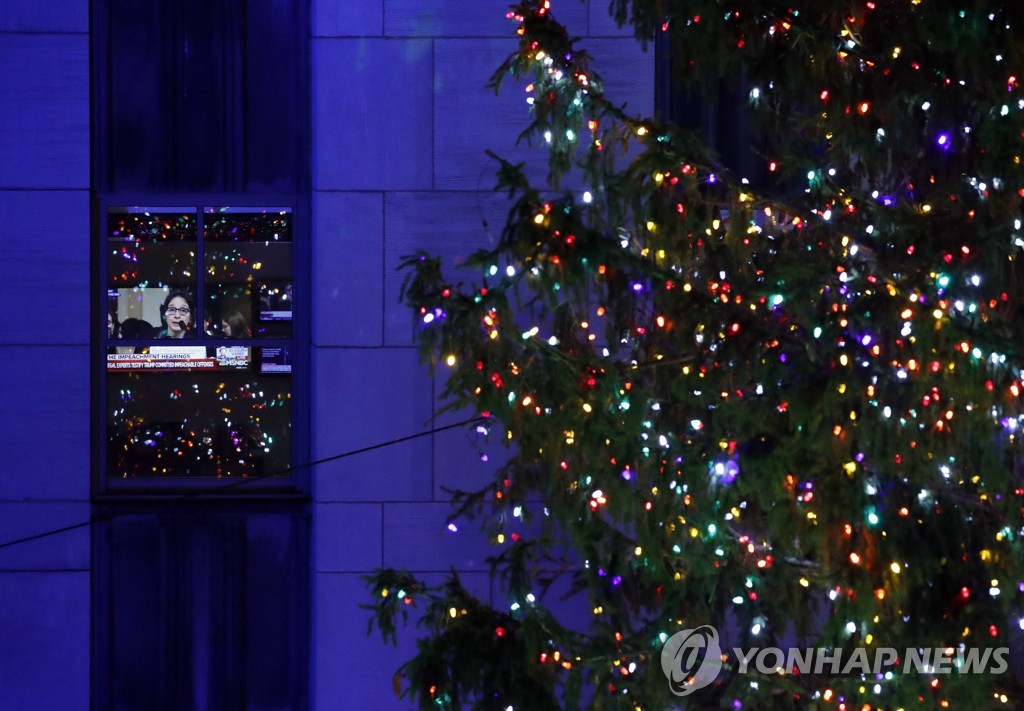 USA ROCKEFELLER CHRISTMAS TREE