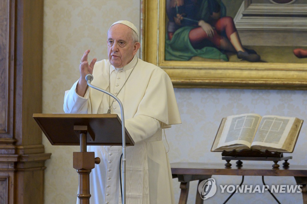 VATICAN POPE REGINA COELI PRAYER