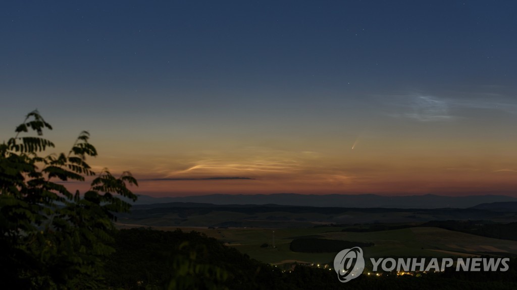 HUNGARY NATURE COMET