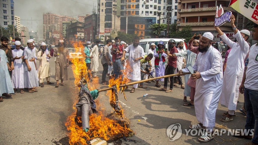BANGLADESH FRANCE BELIEF PROTEST