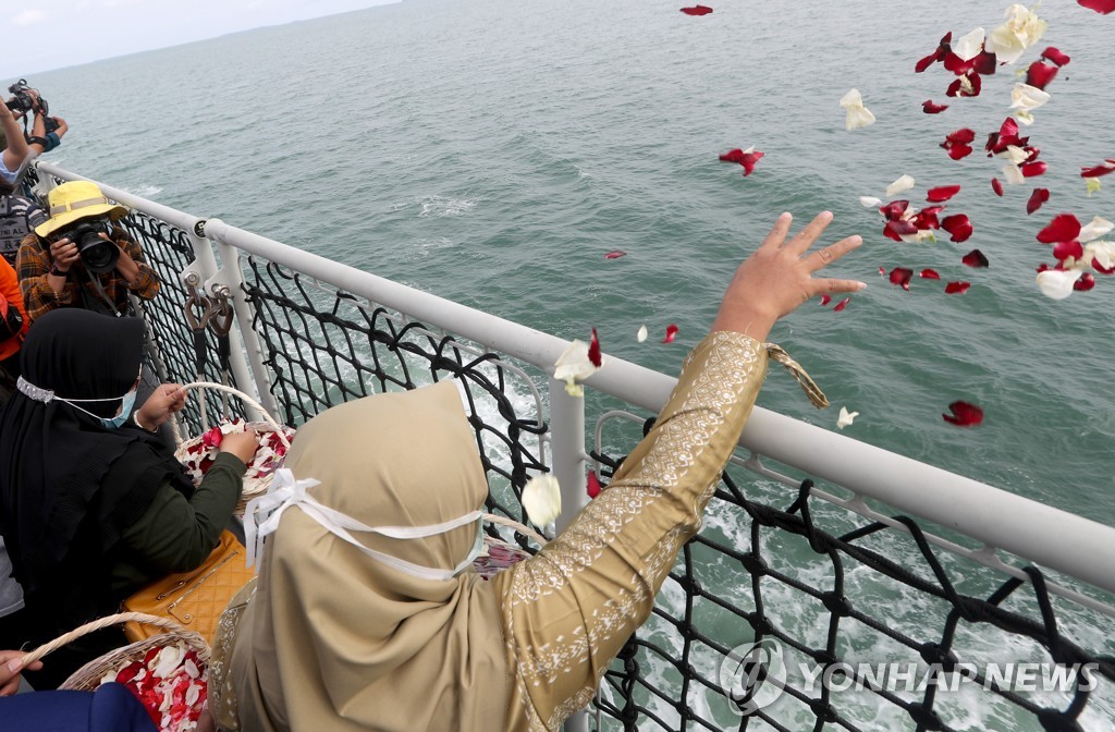 INDONESIA TRANSPORT ACCIDENT AIR PLANE CRASH