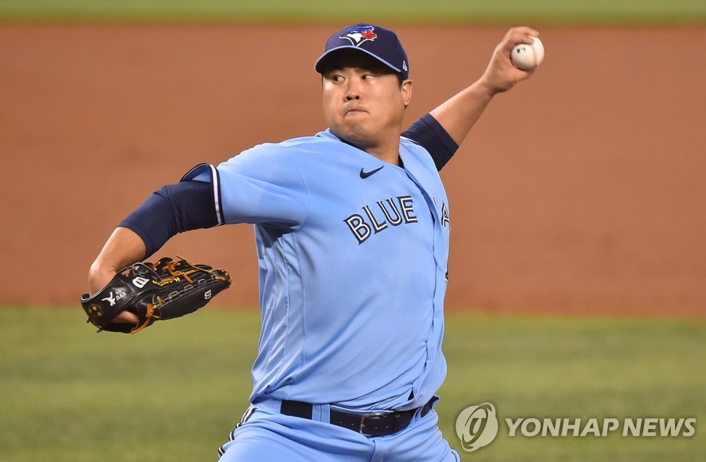 In this Getty Images photo, Ryu Hyun-jin of the Toronto Blue Jays pitches against the Miami Marlins in the bottom of the first inning of a Major League Baseball regular season game at Marlins Park in Miami on Sept. 2, 2020. (Yonhap)