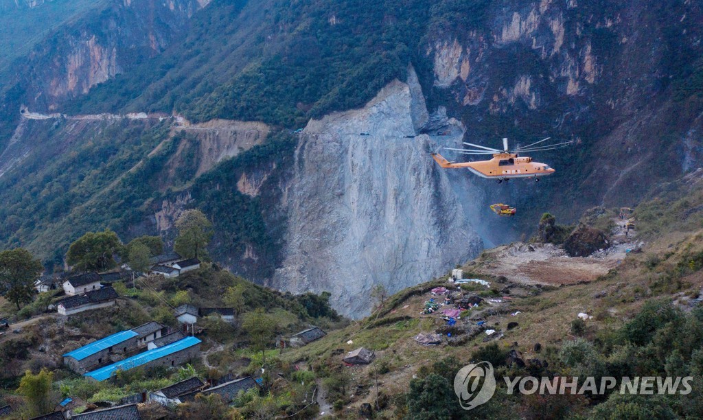 CHINA-SICHUAN-ROAD CONSTRUCTION-MI-26 HELICOPTER (CN)