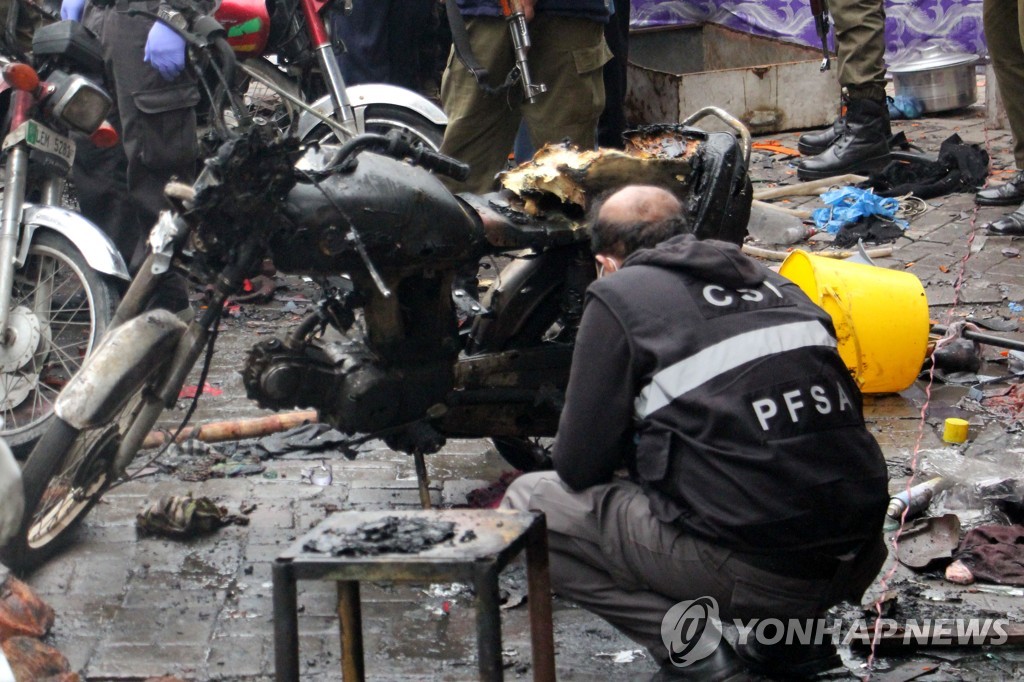 PAKISTAN-LAHORE-MARKET-BLAST