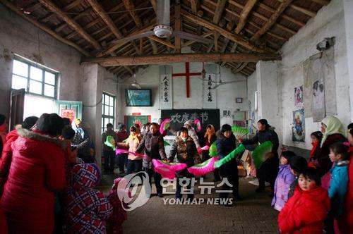 춘제 맞은 중국의 개신교 신자들(EPA=연합뉴스)