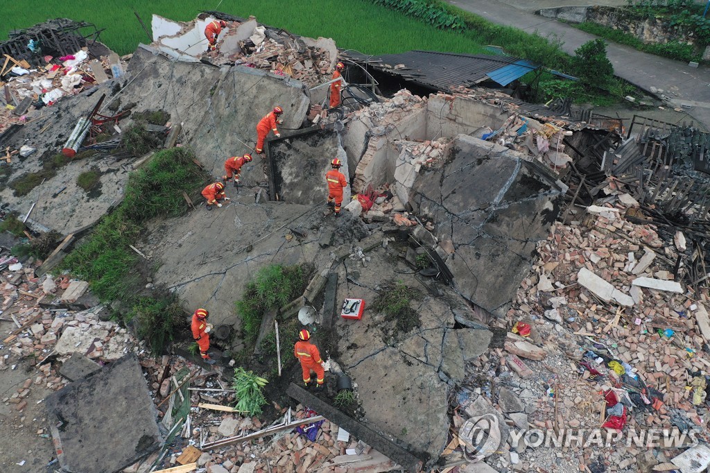CHINA-QUAKE/