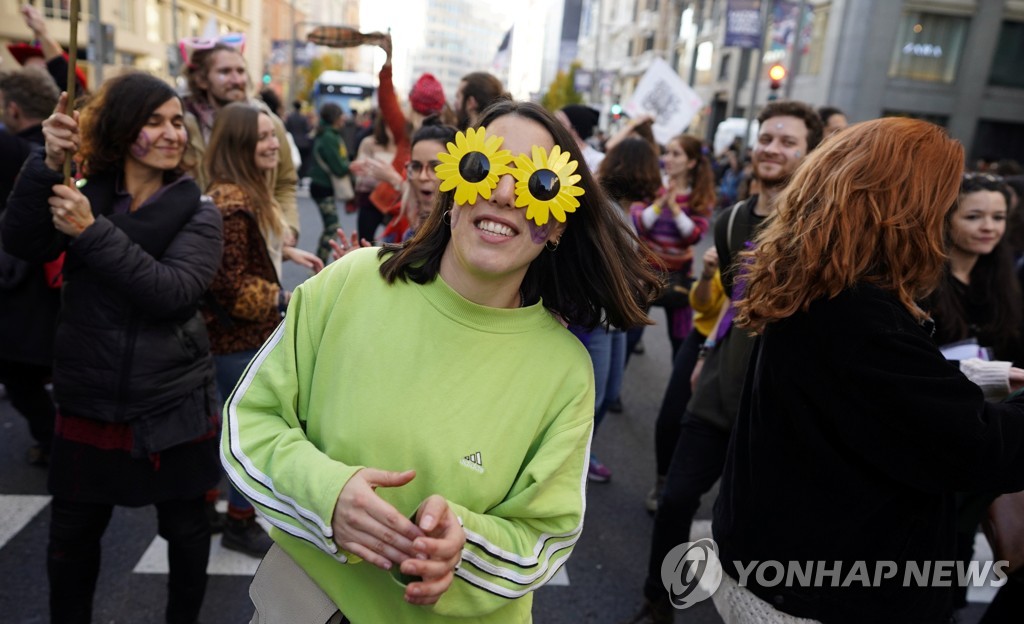 CLIMATE-CHANGE/ACCORD-PROTEST