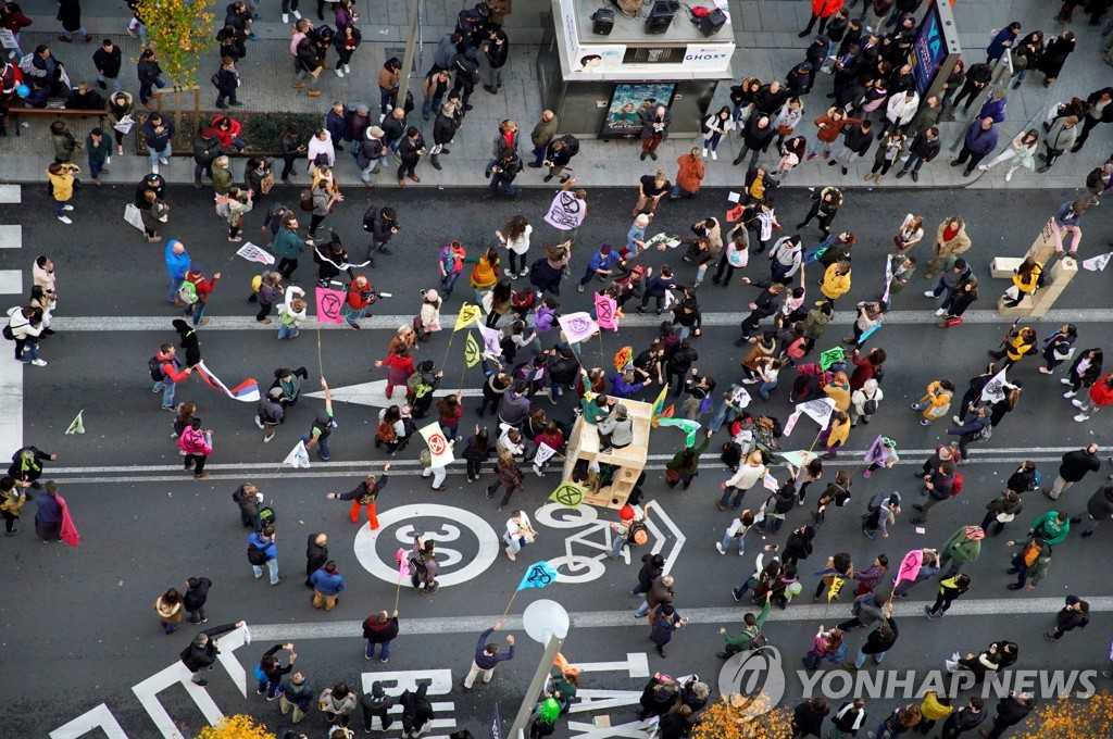 CLIMATE-CHANGE/ACCORD-PROTEST