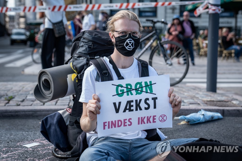 CLIMATE-CHANGE/DENMARK-PROTESTS