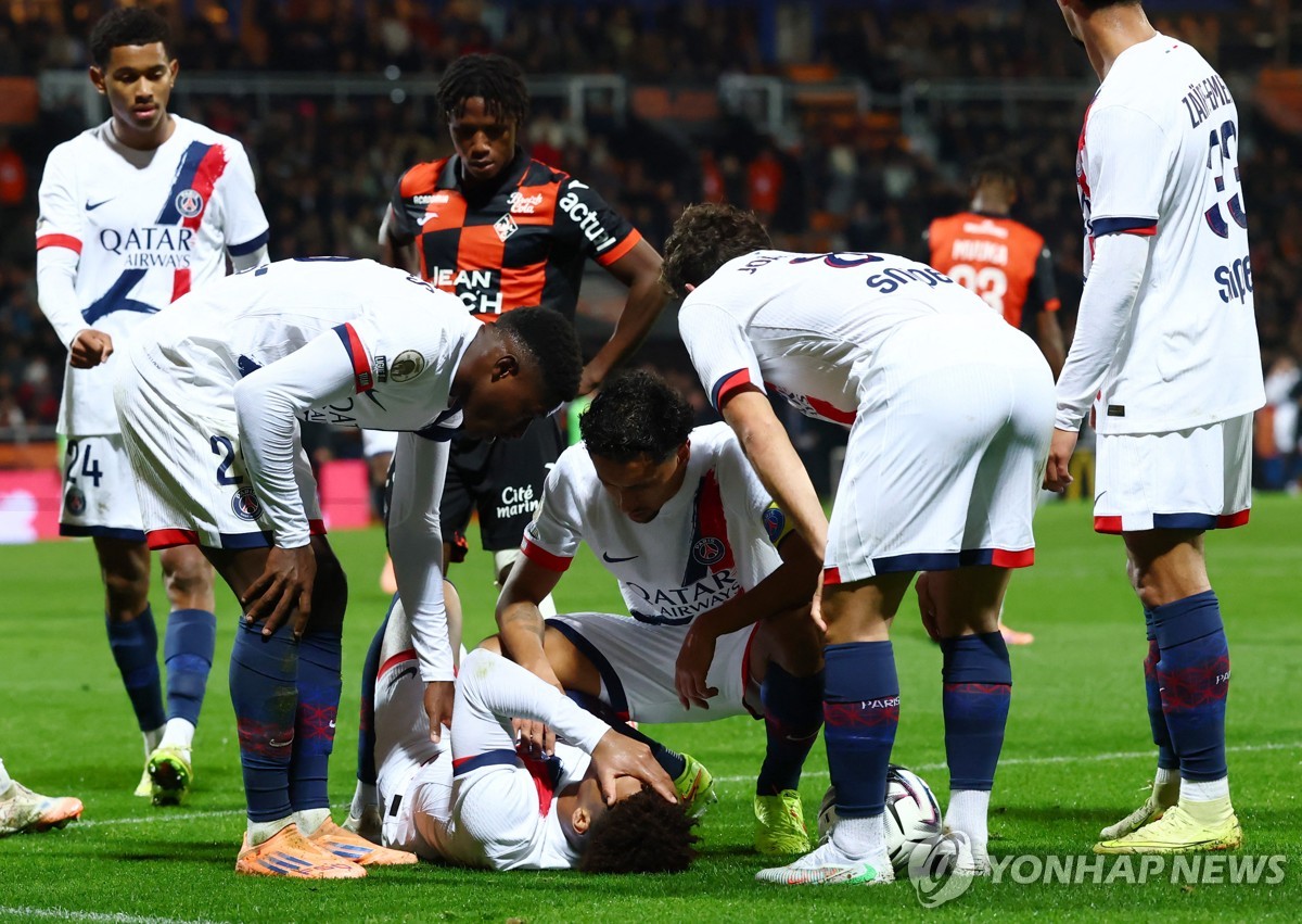 데지레 두에의 부상에 우려하는 PSG 선수들