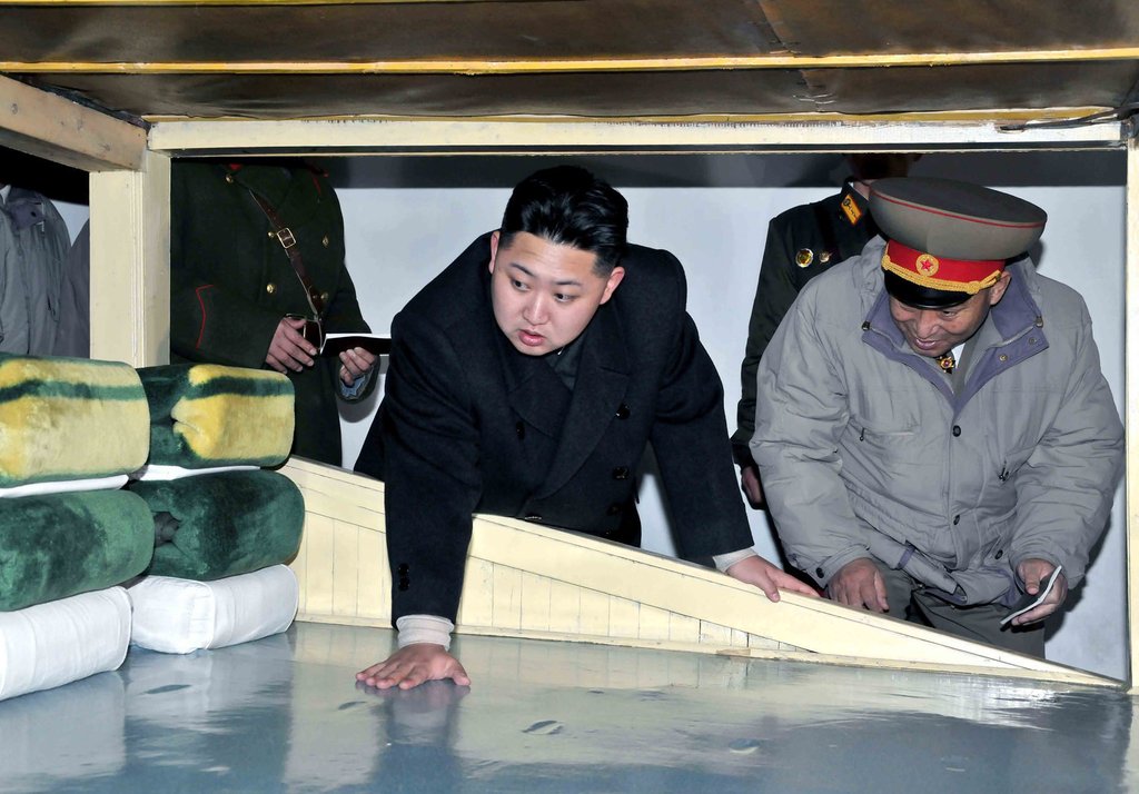 北김정은, 탱크부대 처음 시찰
