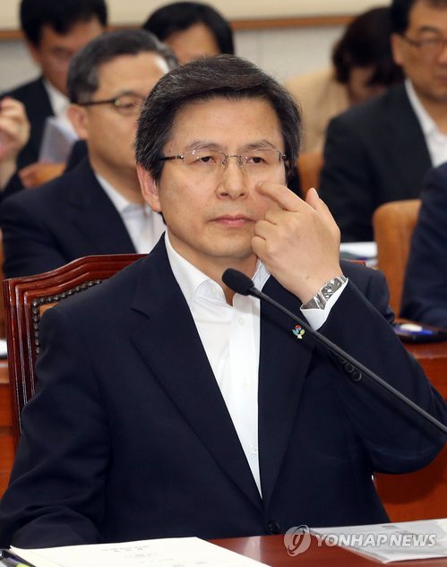 황교안 법무부 장관 법사위 전체회의 참석