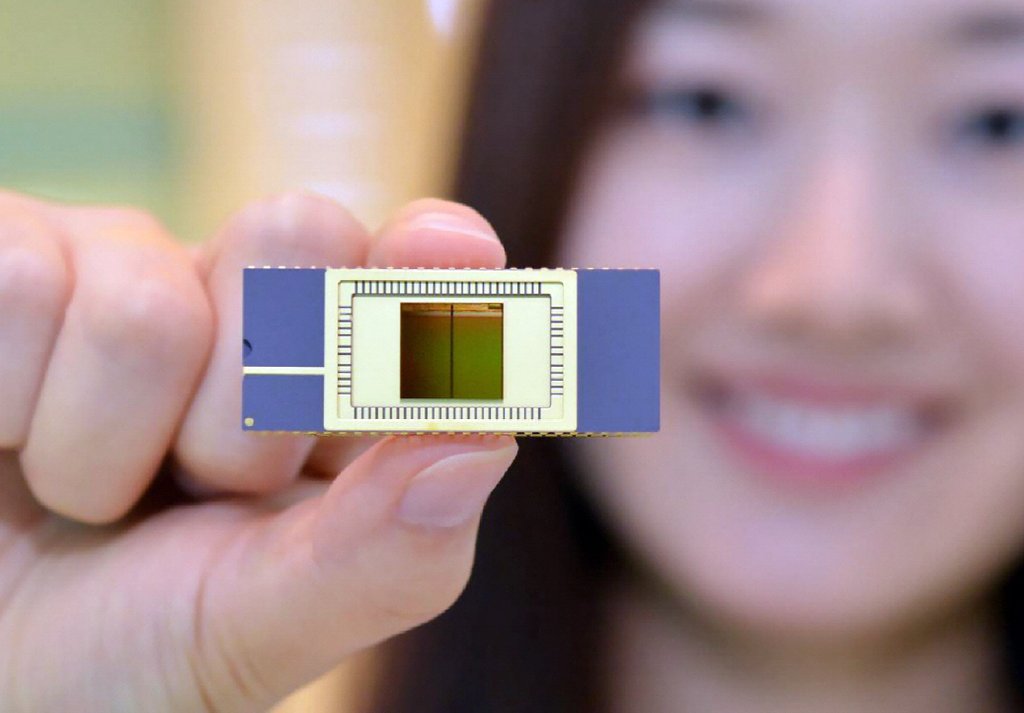 삼성전자, 세계 최초 '3D 수직구조 낸드플래시' 양산