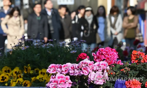 韓국민소득중 가계 몫 OECD 꼴찌 수준…기업과 불균형 - 1