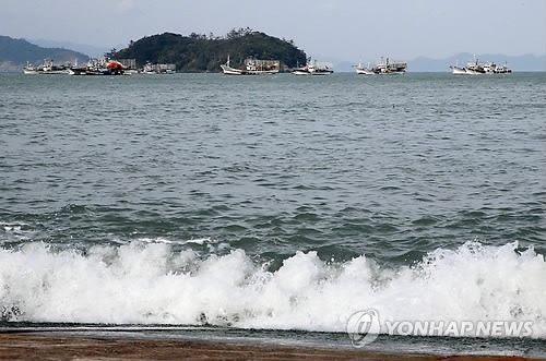 풍랑 특보에 피항한 어선들