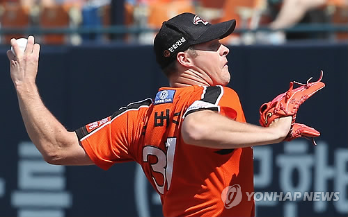 역투하는 앨버스