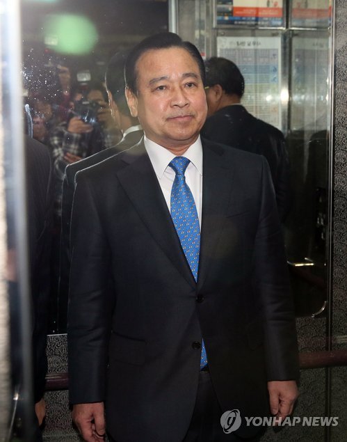 <'천신만고' 끝 취임 이완구, 과제 '산적'> - 1
