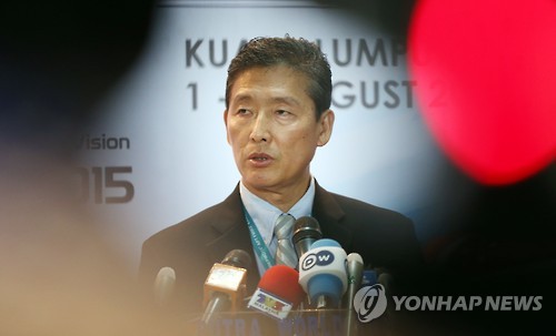 (쿠알라룸푸르=연합뉴스 자료사진) 북한 리동일이 2015년 8월 말레이시아에서 기자회견을 하는 모습