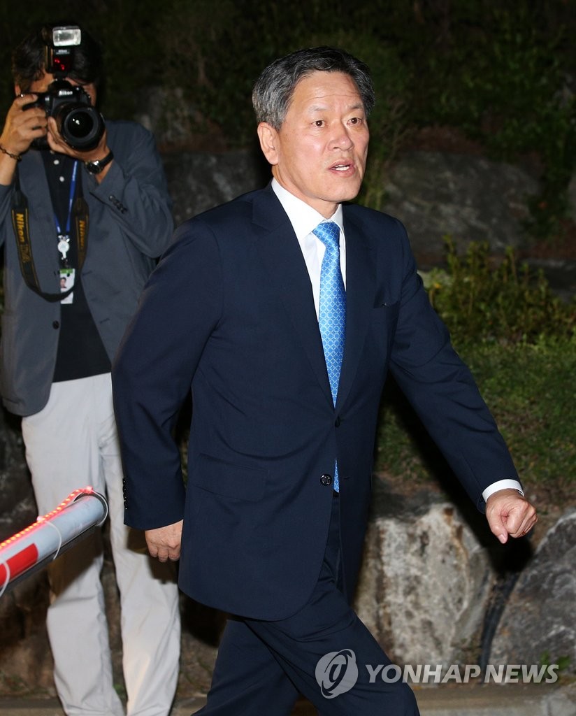 문재인 대표 자택 만찬 참석하는 주승용 최고위원