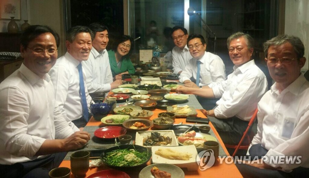 새정치민주연합 최고위원들, 문재인 자택서 만찬