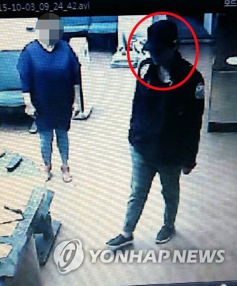 권총·실탄 탈취된 부산 실내사격장 CCTV