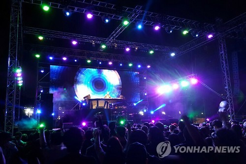 "일렉트로닉댄스뮤직의 세계로"