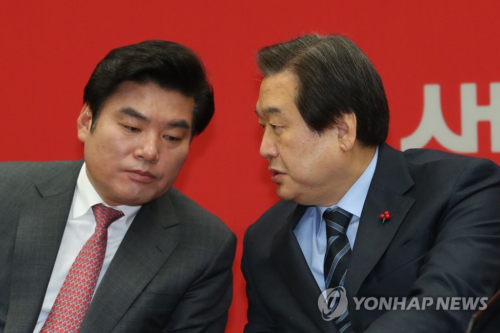 대화하는 김무성과 원유철