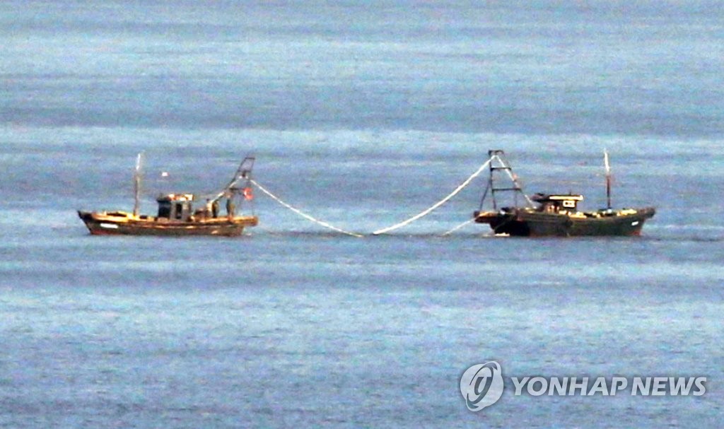 조업중인 북한선박들 [연합뉴스 자료사진]