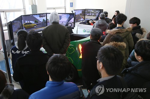 도로주행시험 체험 <연합뉴스 자료사진>