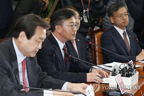 간담회 발언하는 홍용표 통일부 장관