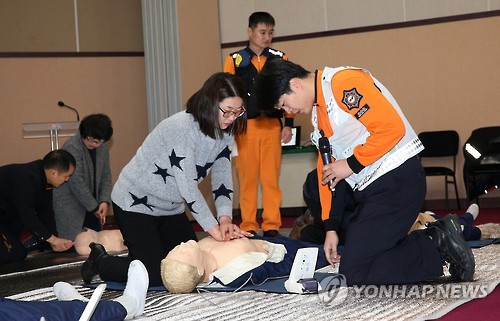 '골든타임 지켜라'…동해시, 전 직원 심폐소생술 교육