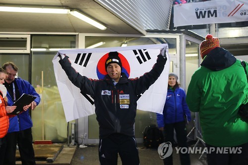 윤성빈, 세계선수권 은메달…아시아 스켈레톤 역대 최고 성적