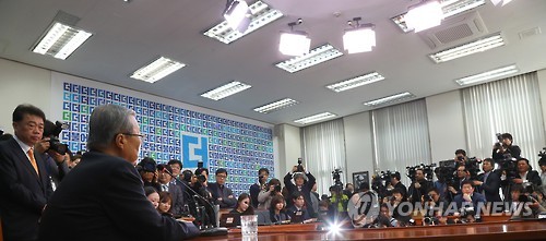 김종인 입에 쏠린 관심