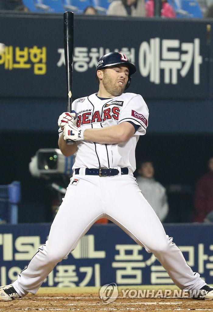물러서는 에반스