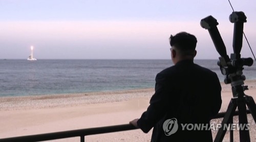 北 TV, SLBM 수중시험 발사 영상 공개