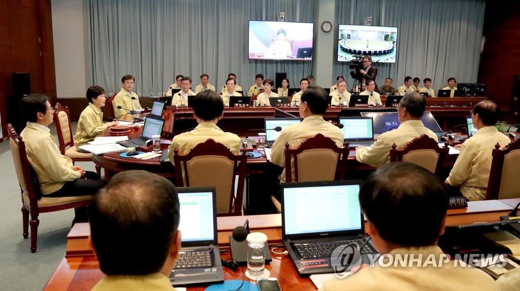 朴대통령 "北엘리트 무너진다"…'공포통치 체제동요' 진단 - 2