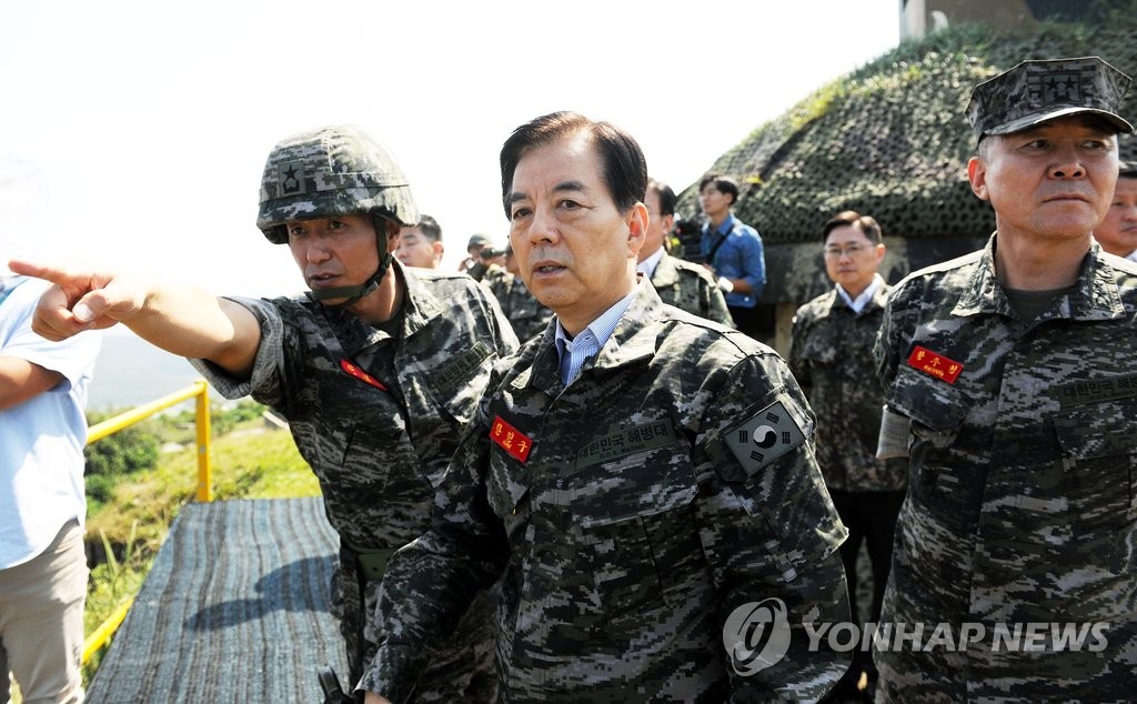 백령도 대비태세 점검 나선 국방장관