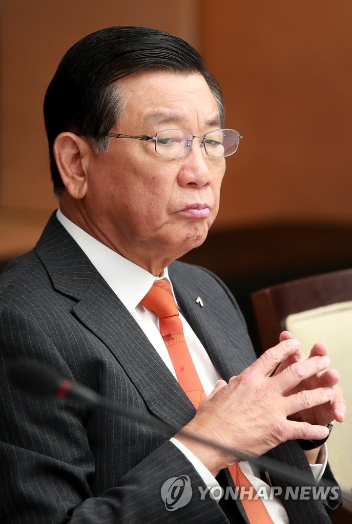 생각 잠긴 박삼구 회장
