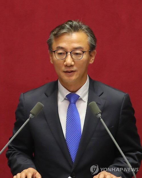 대정부 질문하는 전재수 의원