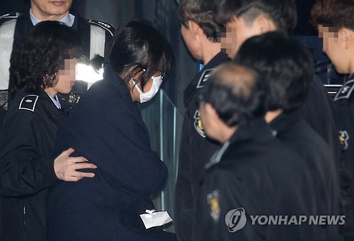 초라한 비선실세