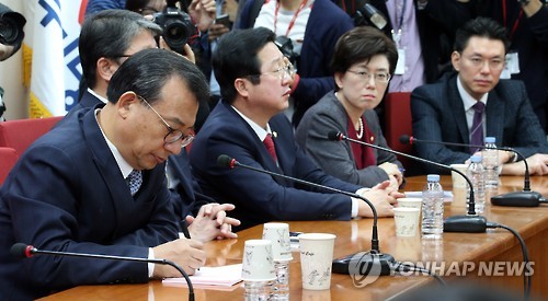 중진의원 얘기듣는 최고위원들