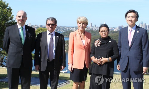 시드니에 나란히 선 믹타 5개국 외교