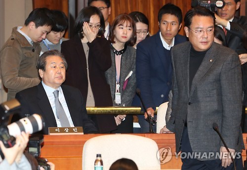 돌아선 정진석