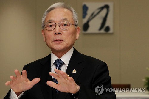 답하는 예장통합 총회장