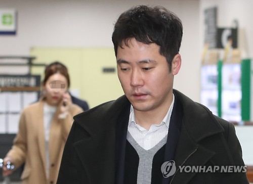 법정 향하는 김경태 크리에이티브아레나 대표